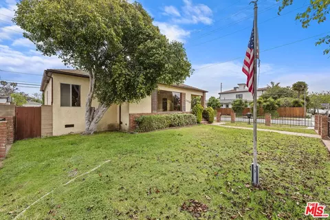 2028 Walgrove Ave, Los Angeles, CA 90066