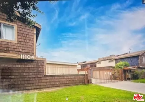 11104 Arminta St #1, Sun Valley, CA 91352