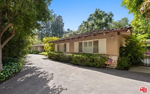 9363 Hazen Dr, Beverly Hills, CA 90210