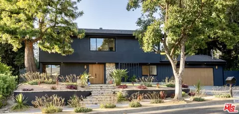 24125 Albers St, Woodland Hills, CA 91367