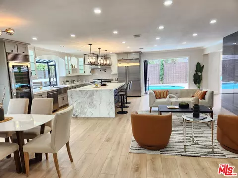5877 S Chariton Ave, Los Angeles, CA 90056