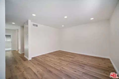 7651 Reseda Blvd #73U, Reseda, CA 91335 photo 4