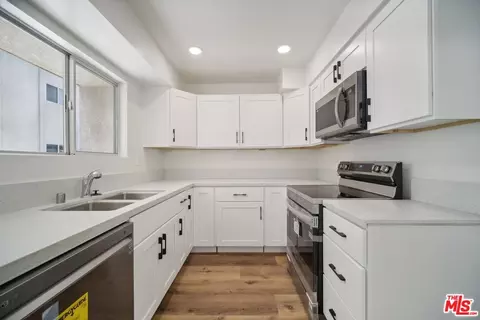 7651 Reseda Blvd #73U, Reseda, CA 91335 photo 2