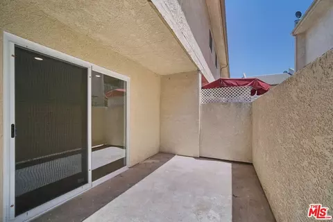 7651 Reseda Blvd #73U, Reseda, CA 91335 photo 13