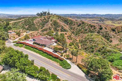 30371 E Sunset Dr, Redlands, CA 92373