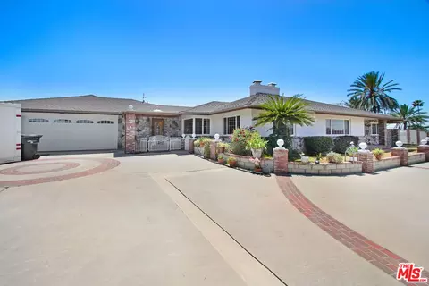 30371 E Sunset Dr, Redlands, CA 92373 photo 2