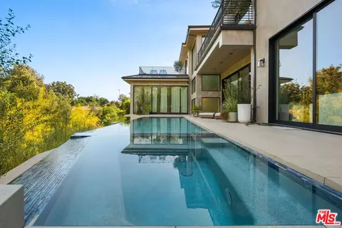 724 Hampden Pl, Pacific Palisades, CA 90272