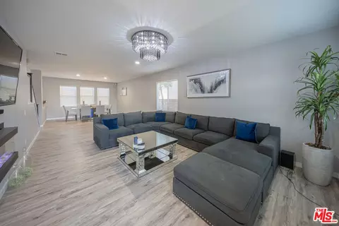 28223 Springvale Ln, Castaic, CA 91384 photo 5