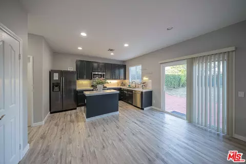 28223 Springvale Ln, Castaic, CA 91384 photo 8
