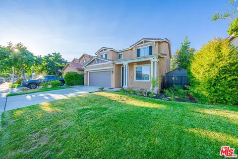 28223 Springvale Ln, Castaic, CA 91384 photo 3