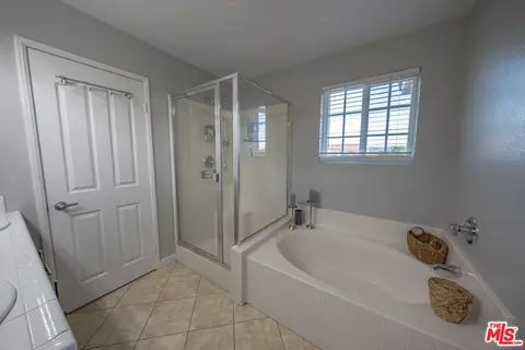 28223 Springvale Ln, Castaic, CA 91384 photo 16