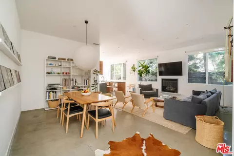 2437 Walnut Ave, Venice, CA 90291 photo 6