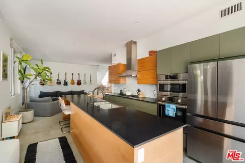 2437 Walnut Ave, Venice, CA 90291 photo 15