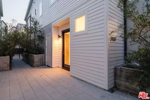 2437 Walnut Ave, Venice, CA 90291 photo 43