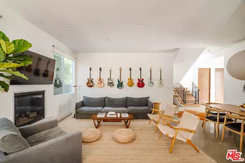2437 Walnut Ave, Venice, CA 90291 photo 9