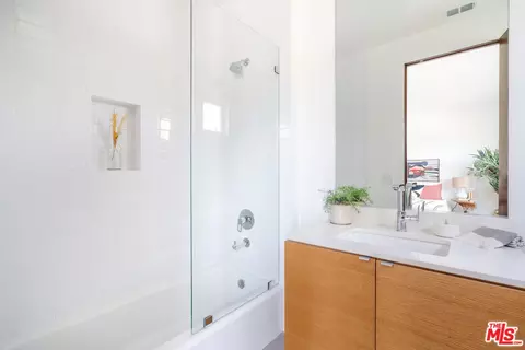 2437 Walnut Ave, Venice, CA 90291 photo 28