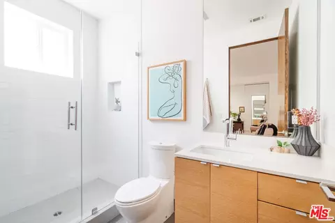 2437 Walnut Ave, Venice, CA 90291 photo 23
