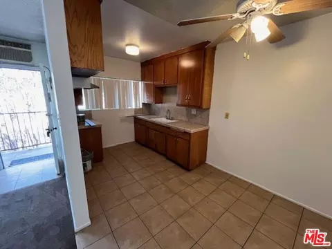 7347 Corbin Ave, Winnetka, CA 91306 photo 8