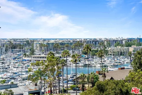 13700 Marina Pointe Dr #915, Marina Del Rey, CA 90292