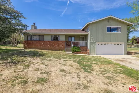 901 Sharon St, Frazier Park, CA 93225