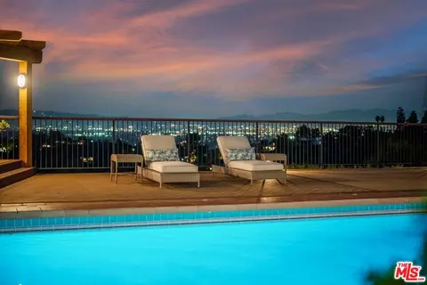 3065 Dona Susana Dr, Studio City, CA 91604