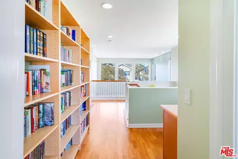 Entry Way - 1213 Cypress Cir, Carson, CA 90746 photo 3 of 3