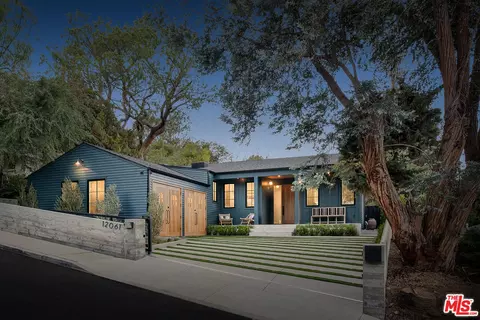 12061 Mound View Pl, Studio City, CA 91604