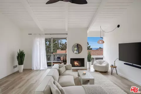 28226 Rey De Copas Ln, Malibu, CA 90265