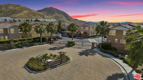 View/Area - 7969 Griffith Peak St, Riverside, CA 92507 photo 2 of 4