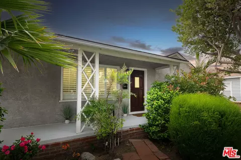 7412 Blewett Ave, Van Nuys, CA 91406