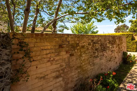 Exterior - 303 W Walnut Ave, Lompoc, CA 93436 photo 11 of 29