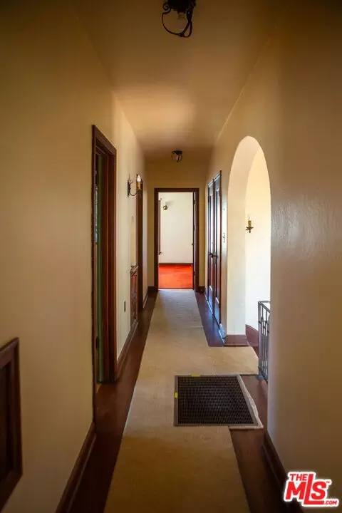Entry Way - 303 W Walnut Ave, Lompoc, CA 93436 photo 6 of 10