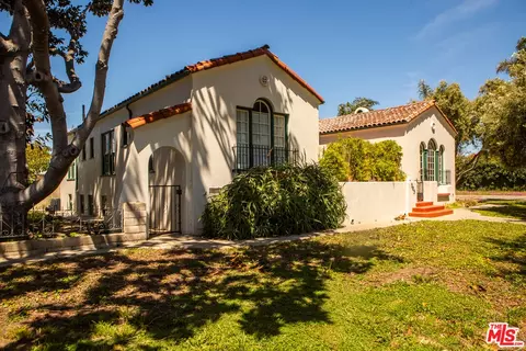 Exterior - 303 W Walnut Ave, Lompoc, CA 93436 photo 2 of 29