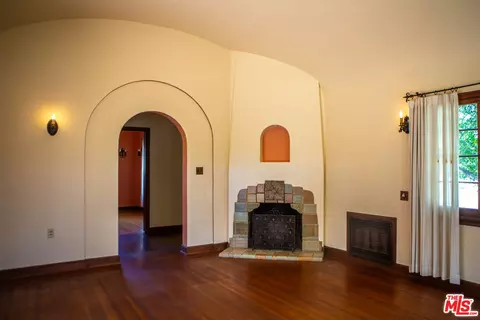 Living - 303 W Walnut Ave, Lompoc, CA 93436 photo 1 of 3