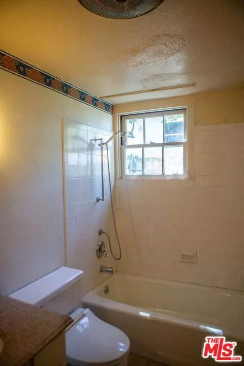 Bath - 303 W Walnut Ave, Lompoc, CA 93436 photo 6 of 6