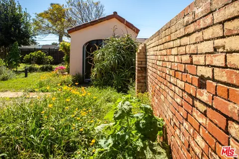 Exterior - 303 W Walnut Ave, Lompoc, CA 93436 photo 24 of 29
