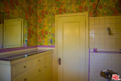 Bath - 303 W Walnut Ave, Lompoc, CA 93436 photo 1 of 6