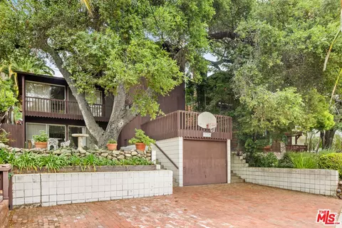 460 Sycamore Rd, Santa Monica, CA 90402