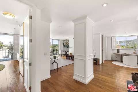 100 S Doheny Dr #820, Los Angeles, CA 90048