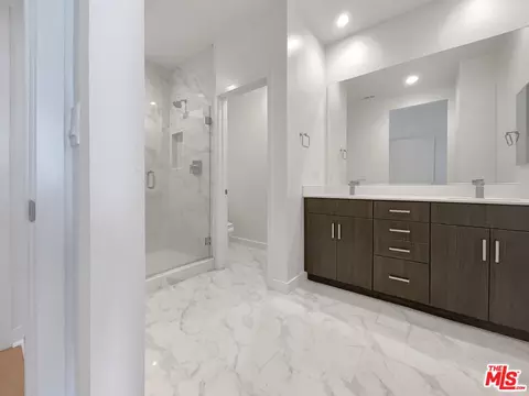 211 Elm Ave, Long Beach, CA 90802 photo 8