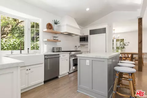 3404 Merrimac Rd, Los Angeles, CA 90049