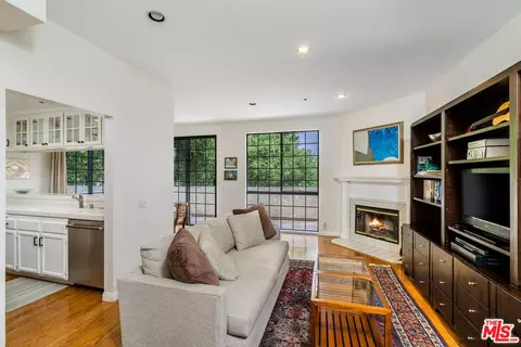 235 S Holliston Ave #313, Pasadena, CA 91106