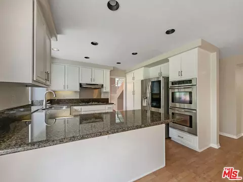 21859 Oliva Ct, Santa Clarita, CA 91350 photo 11
