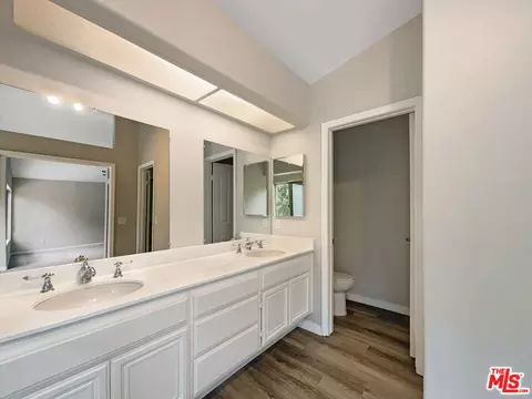 21859 Oliva Ct, Santa Clarita, CA 91350 photo 23