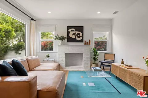 4710 Clinton St, Los Angeles, CA 90004