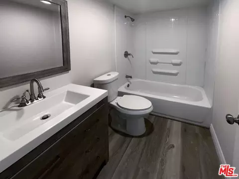 Bath - 1860 Denham Ct, Simi Valley, CA 93065 photo 4 of 4