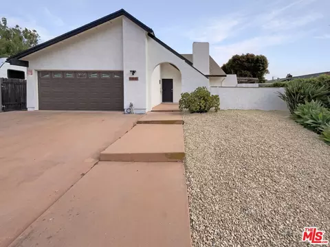 1860 Denham Ct, Simi Valley, CA 93065