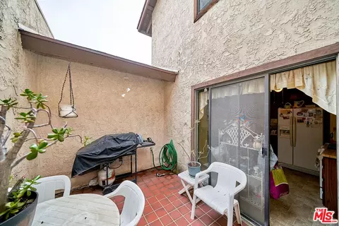 Exterior - 8043 70th St, Paramount, CA 90723 photo 6 of 8