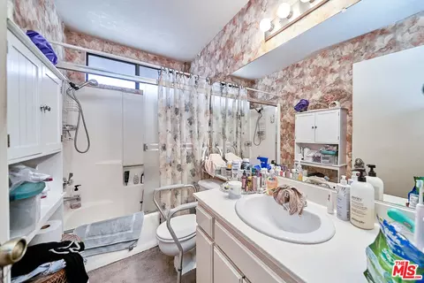 Bath - 8043 70th St, Paramount, CA 90723 photo 4 of 4