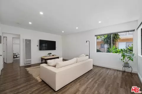 420 N Market St #19, Inglewood, CA 90302